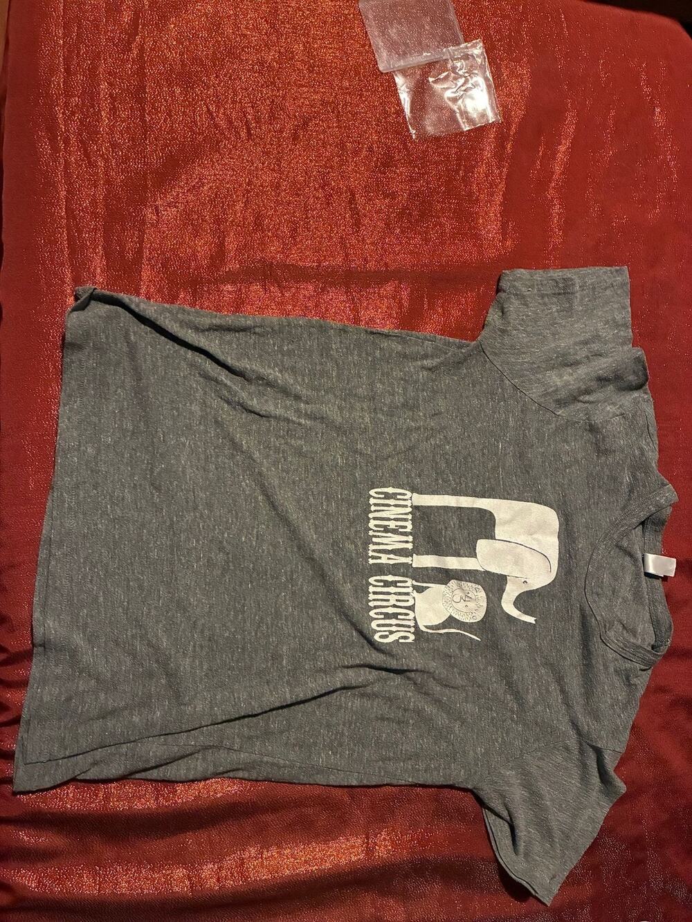Alternative Mens L Elephant Circus Graphic Short Sleeve Gray Shirt